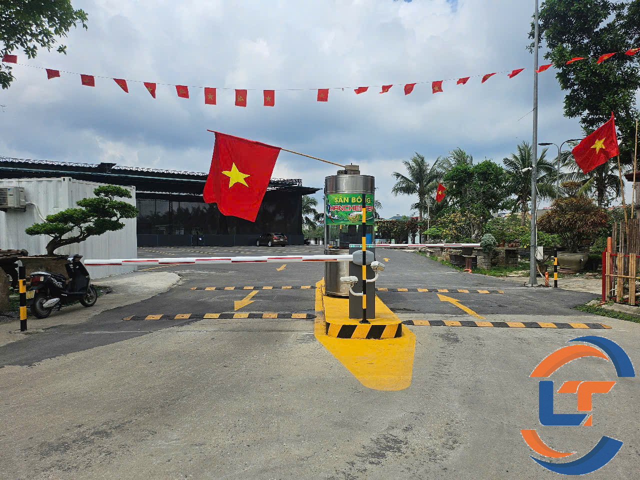 Hệ thống giữ xe tự động