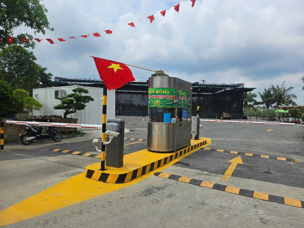 LifetechHN - Hệ thống giữ xe tự động là gì