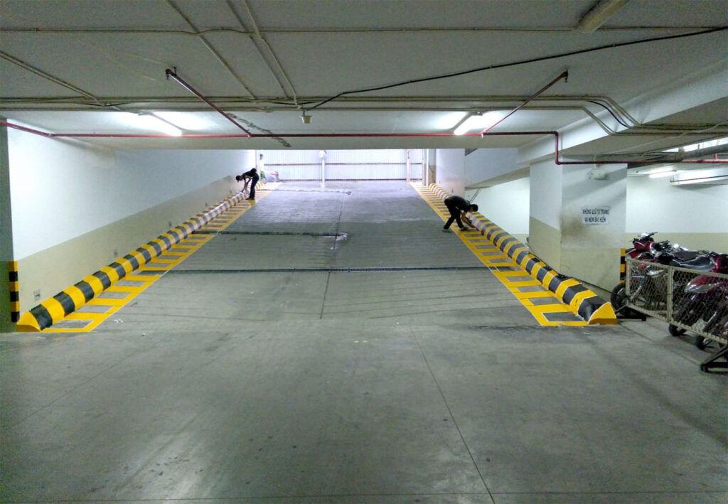 LifetechHN - Sơn kẻ vạch tầng hầm để xe