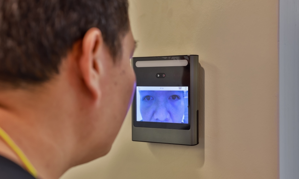 Hệ thống access control sử dụng sinh trắc học